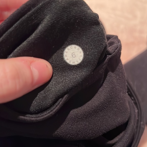 Lulu Lemon Tights - Picture 3 of 4